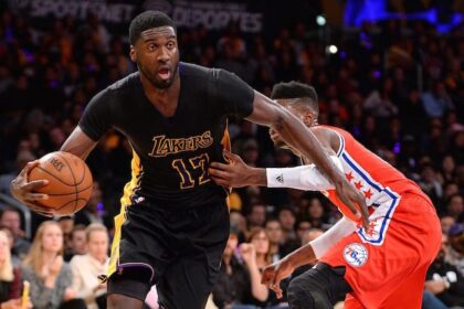 Lakers Nation Roundtable: Should Larry Nance Jr. Lose Starting Spot To Julius Randle