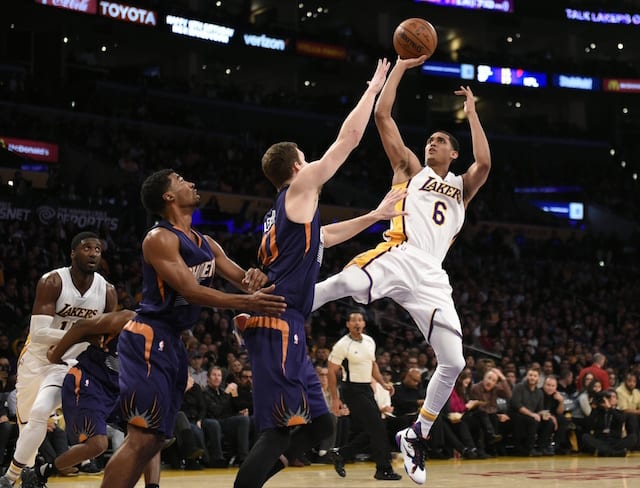 Byron Scott Discusses Larry Nance Jr., Julius Randle’s Practice Battles