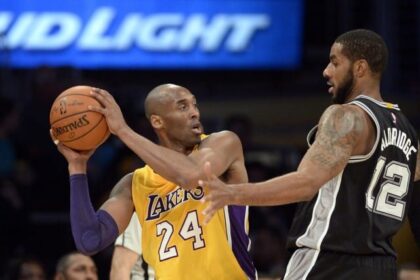 Lakers News: Kobe Bryant Dislocates Middle Finger Against Spurs
