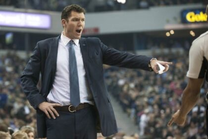 Knicks’ Phil Jackson Spoke With Luke Walton About Coaching Job