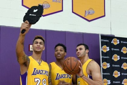 Luke Walton: Julius Randle ‘incredible’ Bringing Ball Up The Floor In Practice