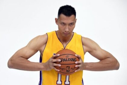 Luke Walton: Julius Randle ‘incredible’ Bringing Ball Up The Floor In Practice