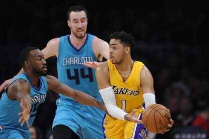 Game Recap: Lakers Fall To Hornets Despite Strong Night From D’angelo Russell, Julius Randle