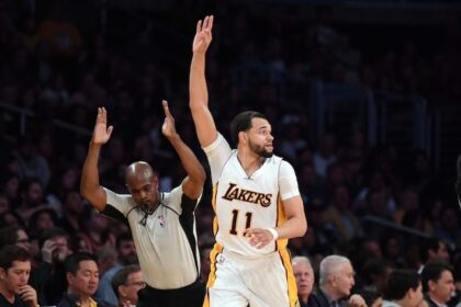 Lakers Podcast: Breaking Down Both Sides Of The Lakers V. Suns Tank Race
