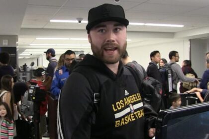 Jesse Buss, Lakers