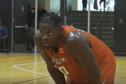 Lakers Video: Julius Randle Makes 2017 Drew League Debut And Dominates