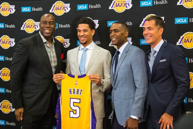 Josh-hart-magic-johnson-rob-pelinka