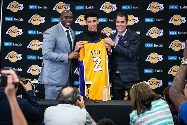 Magic-johnson-lonzo-ball-rob-pelinka