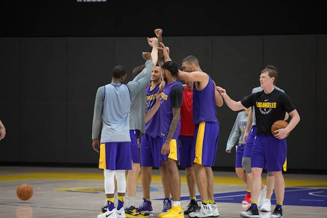 Lakerstrainingcamp-day-2-huddle-