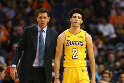 Lakers News: Luke Walton Says The Way That Lonzo Ball Focuses Under Pressure Reminds Him Of Kobe Bryant