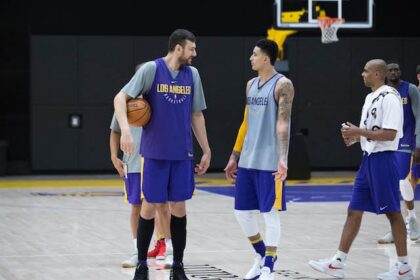 Lakers Practice Notes & Video: Andrew Bogut Impresses, Randle Lineup Questions
