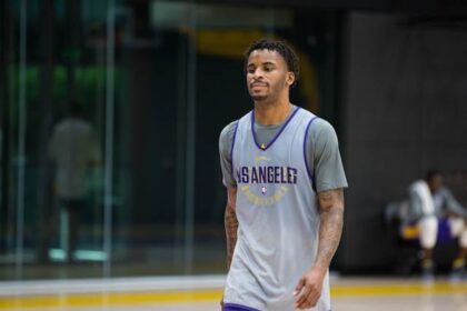 Lakers-practice-1106-vander-blue-9027