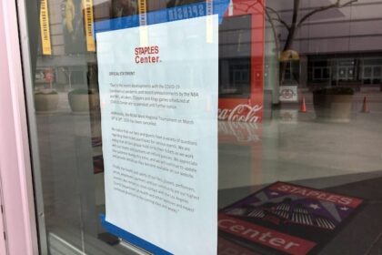 Staples Center entrance, notice