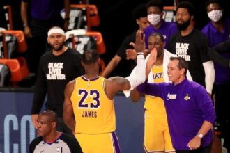 Jared Dudley, LeBron James, Markieff Morris, Dion Waiters, Frank Vogel