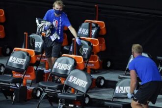 Cleaning bench, 2020 NBA Playoffs