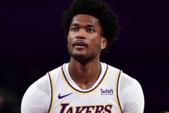 Damian Jones