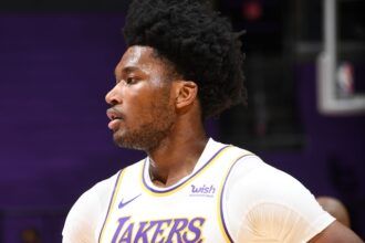 Damian Jones