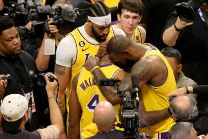 Lonnie Walker IV, LeBron James, Anthony Davis, Lakers