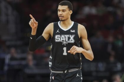 Victor Wembanyama, Spurs, Lakers, Anthony Davis, Austin Reaves