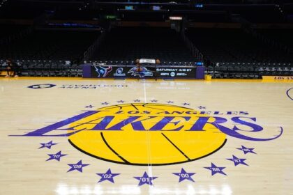Lakers logo, Crypto.com court view