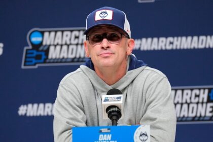 Dan Hurley, Lakers, UConn