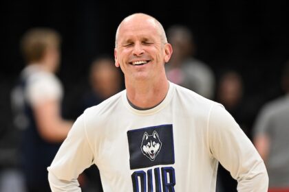 Dan Hurley, UConn, Lakers