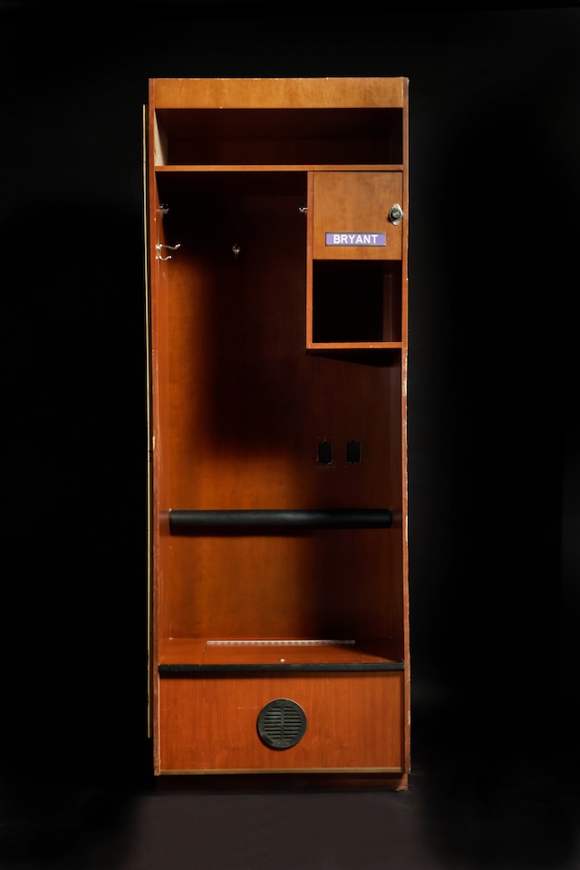 Kobe Bryant's Lakers locker being auctioned off by Sotheby