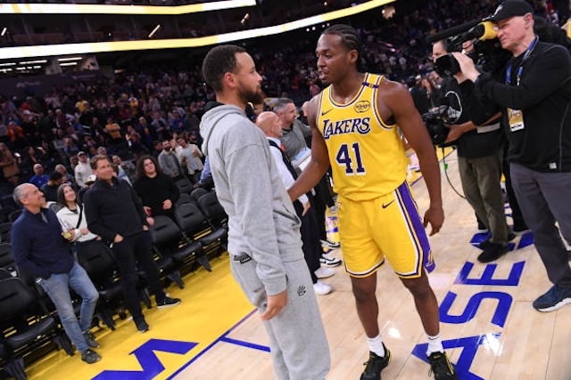 https://lakersnation.com/wp-content/uploads/2024/12/Stephen-Curry-Quincy-Olivari.jpg