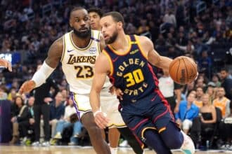 送料関税込[NBA]WARRIORS・Curry/LAKERS・JamesロンT★大人気★ Steph Curry, Warriors Stun LeBron James, Lakers 121-114 in