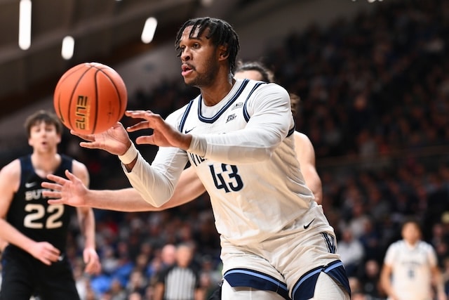 Eric Dixon, Lakers, Villanova