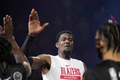 Deandre Ayton, Lakers