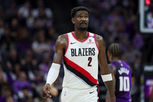 Deandre Ayton, Lakers