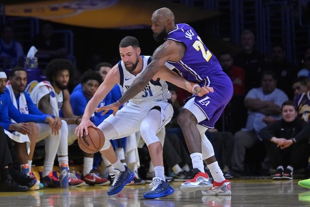 Klay Thompson Names Lakers Legends in All-Time Starting Five